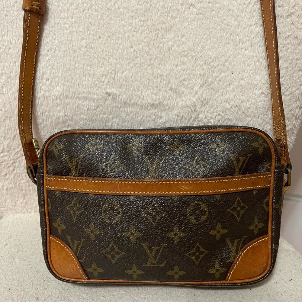 LOUIS VUITTON Trocadero 24 Monogram Shoulder Bag